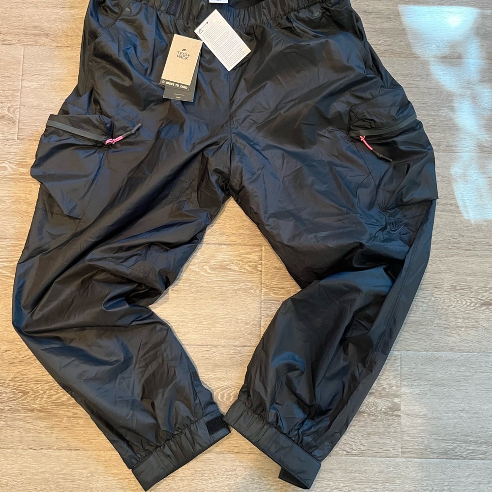 Nike Tech Pack Cargo Pants NWT XL